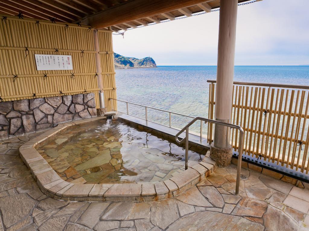 Wakayama Kada Onsen Kada Kaigetsu Hotel ภายนอก รูปภาพ