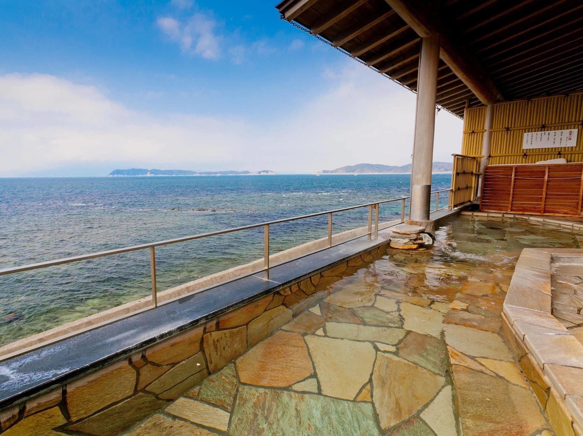 Wakayama Kada Onsen Kada Kaigetsu Hotel ภายนอก รูปภาพ