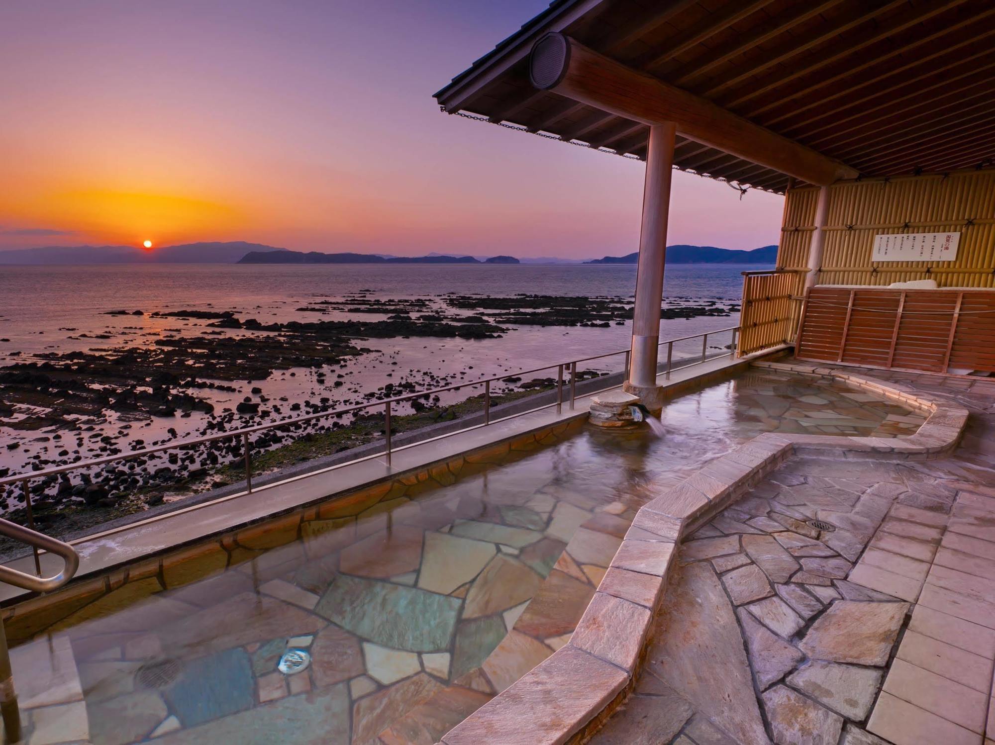 Wakayama Kada Onsen Kada Kaigetsu Hotel ภายนอก รูปภาพ