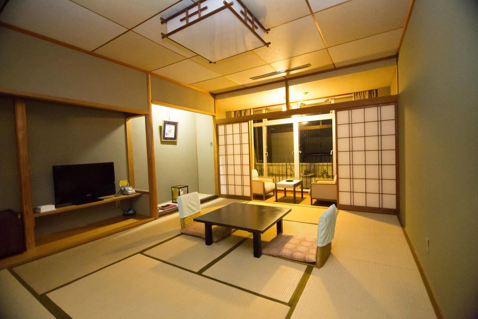 Wakayama Kada Onsen Kada Kaigetsu Hotel ภายนอก รูปภาพ