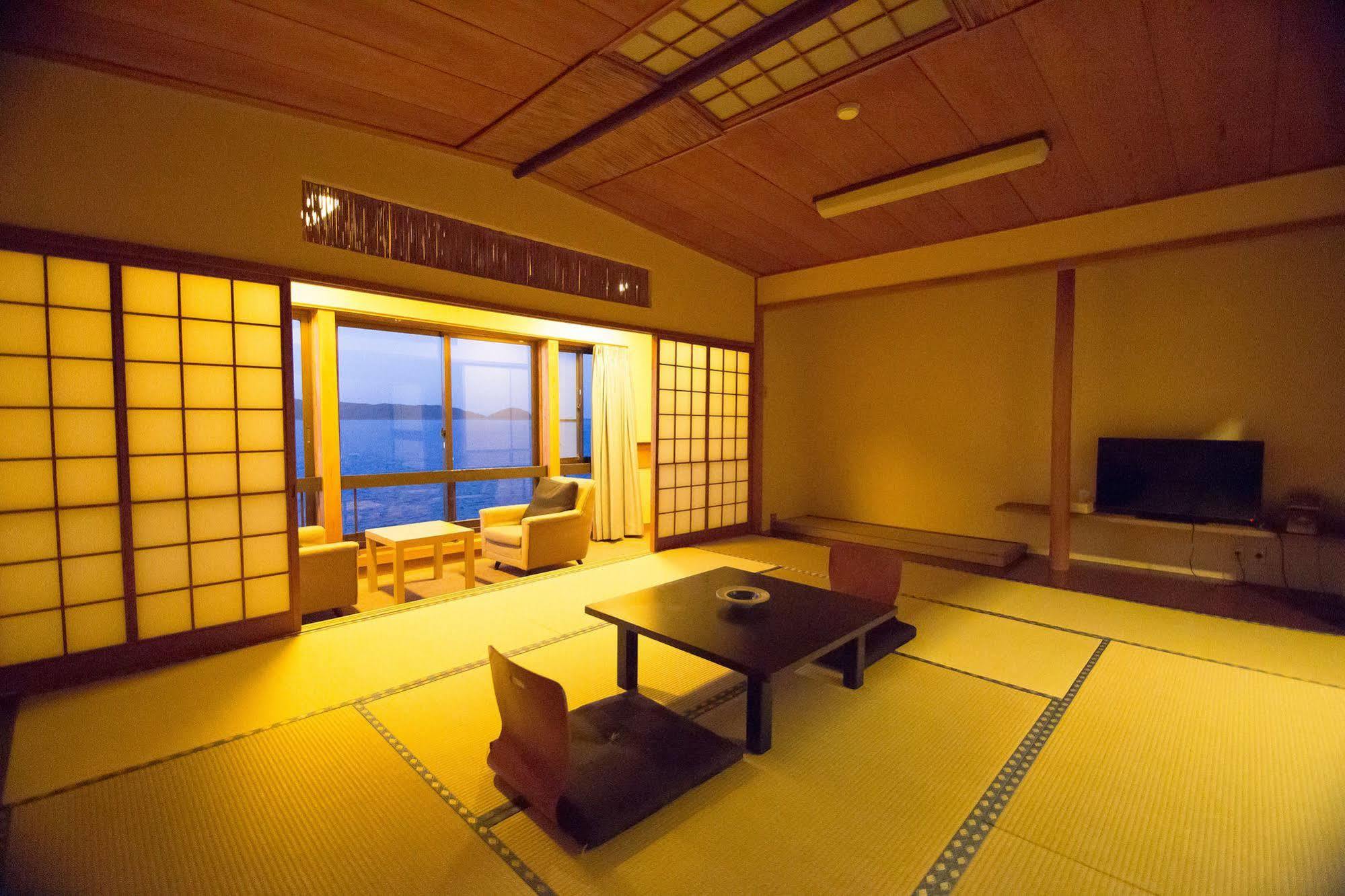 Wakayama Kada Onsen Kada Kaigetsu Hotel ภายนอก รูปภาพ
