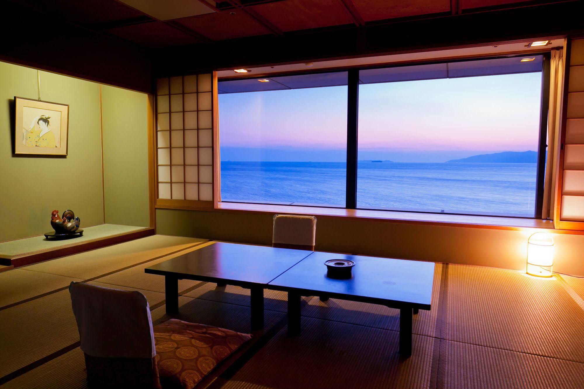 Wakayama Kada Onsen Kada Kaigetsu Hotel ภายนอก รูปภาพ