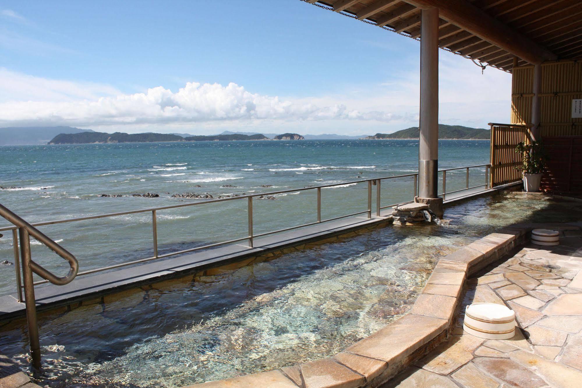 Wakayama Kada Onsen Kada Kaigetsu Hotel ภายนอก รูปภาพ